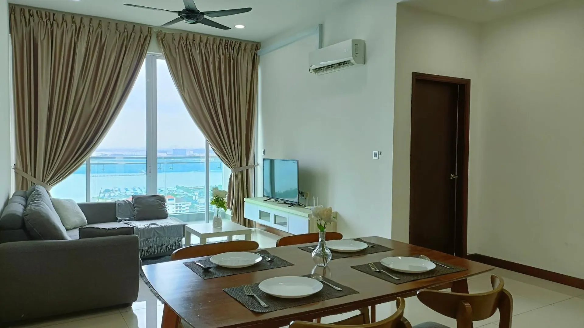 Paragon Suite Homestay By Antlerzone Johor Bahru