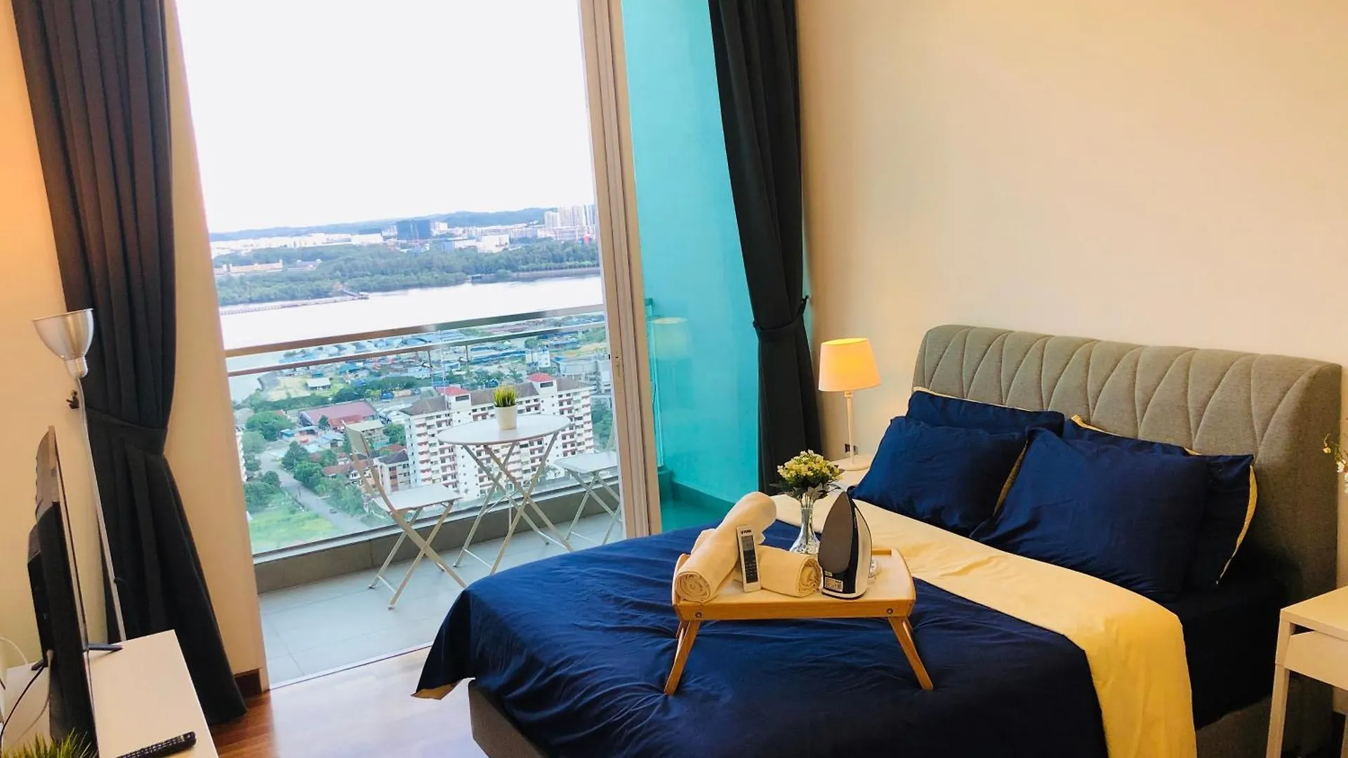 Paragon Suite Homestay By Antlerzone Johor Bahru Apartament