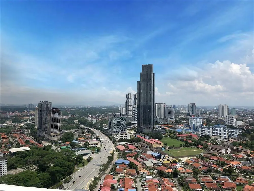 Paragon Suite Homestay By Antlerzone Johor Bahru