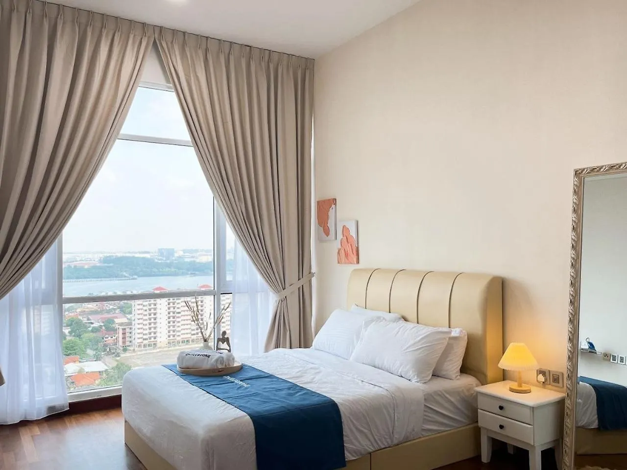 Paragon Suite Homestay By Antlerzone Johor Bahru Apartment